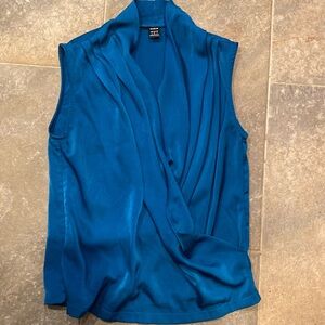 Beautiful blue SHEIN tank top. Size 4. Side zipper.